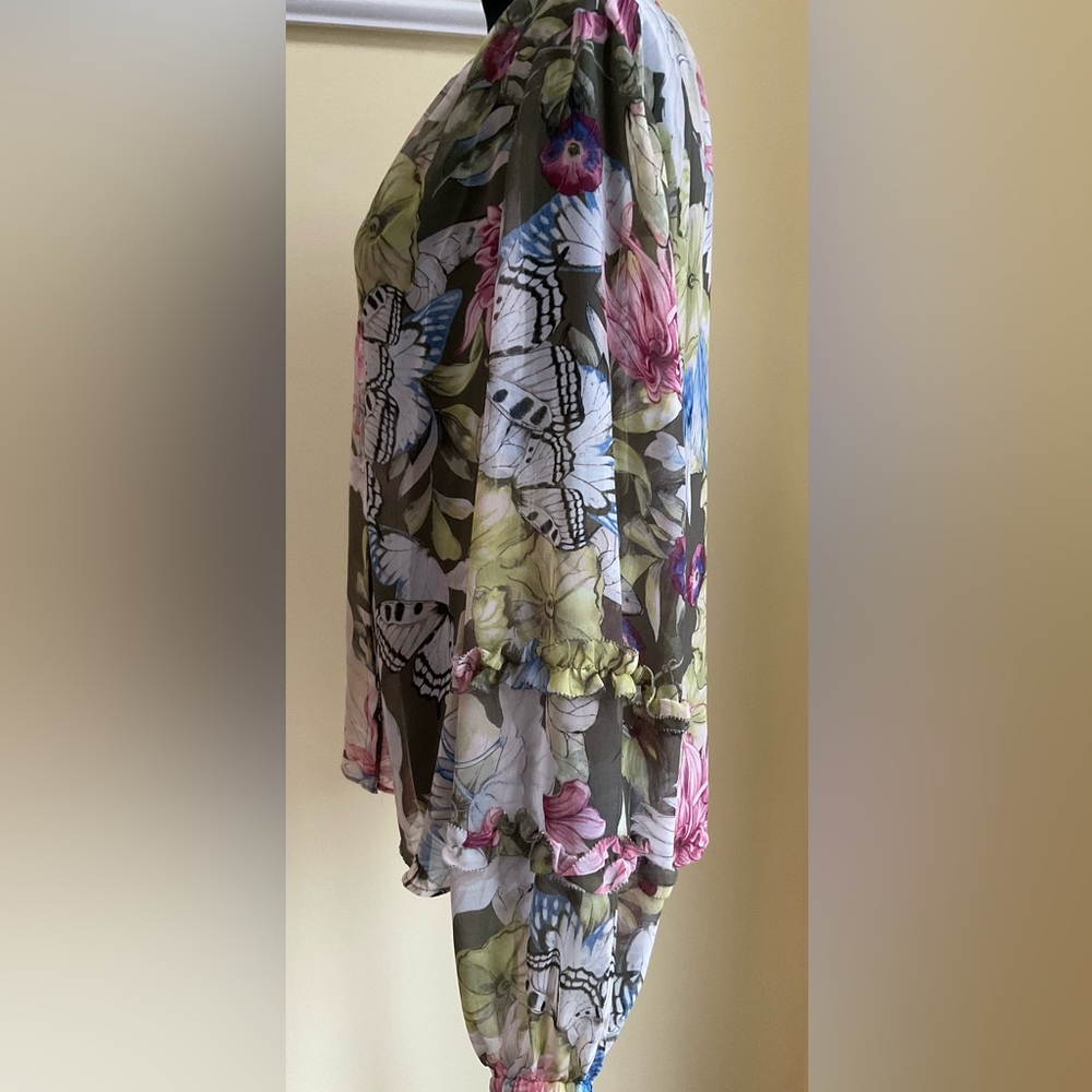 WHBM Butterfly Print Button Down Top - Picture 2 of 5